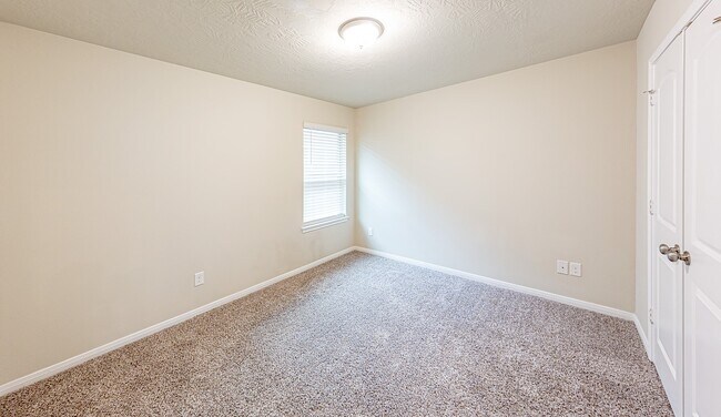 Building Photo - 3032 Stonebriar Ct