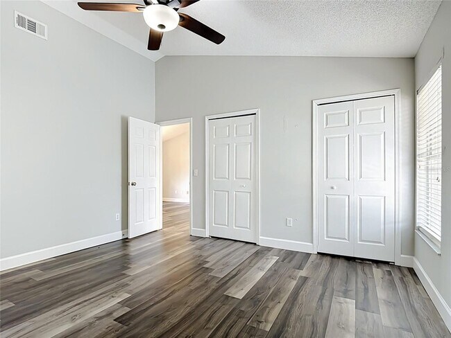 Building Photo - 227 Robbins Rest Cir