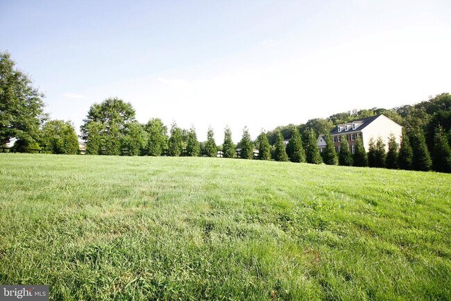 Building Photo - 5569 Jamisons Farm Dr