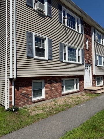 Building Photo - 6 Groton-Harvard Rd