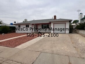 Building Photo - Three Bedroom 2 Bath Home in Central Farmington