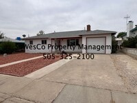 Building Photo - Three Bedroom 2 Bath Home in Central Farmington
