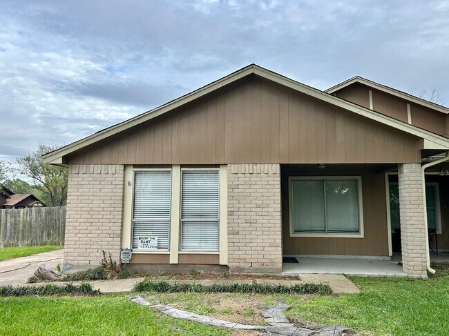 Building Photo - 17007 Mercado Dr