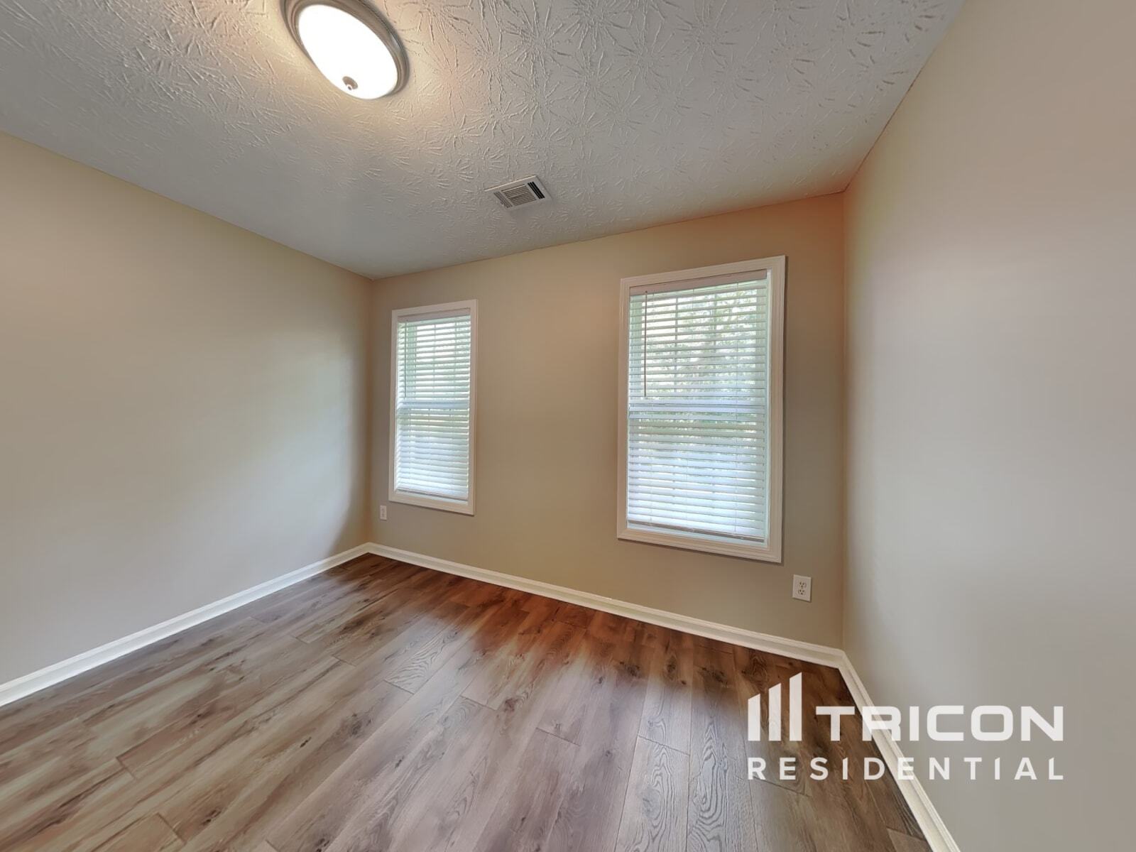 Building Photo - 1512 Riverglen Dr
