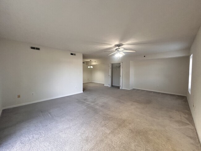 Building Photo - 23 Rosewood Ct