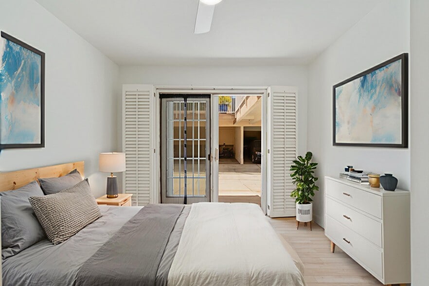 Building Photo - 639 Bay St