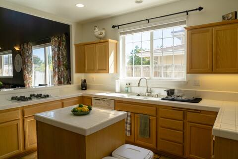 Building Photo - 859 Sycamore Canyon Rd