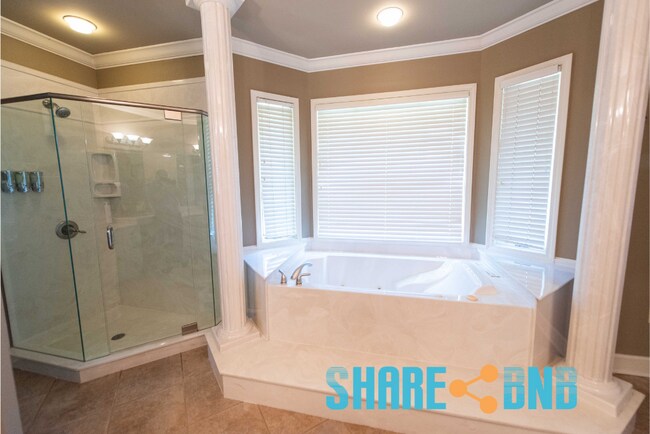 Building Photo - 48 Dartmouth Dr