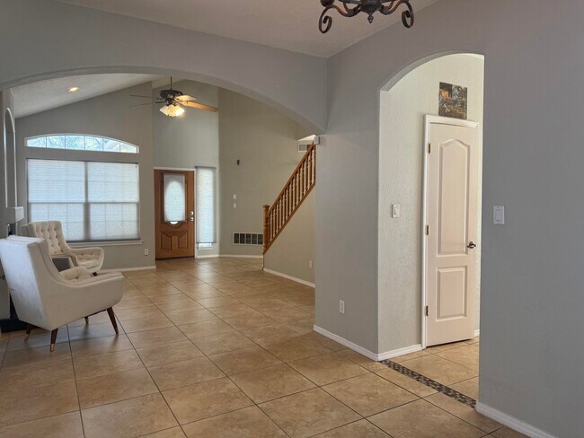 Building Photo - 8808 Vallejo Pl NE