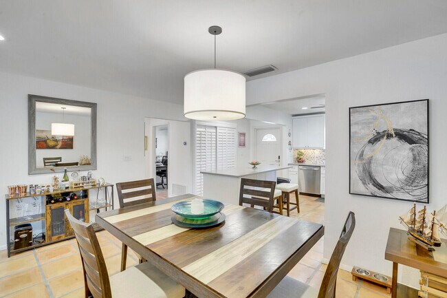 Building Photo - 772 Nantucket Cir