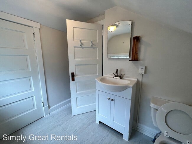 Building Photo - 3 br, 1.5 bath House - 1632 47th Street