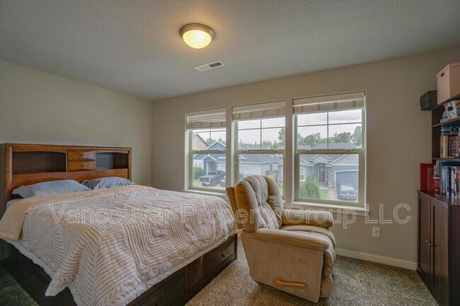 Building Photo - 14303 NE 107th St