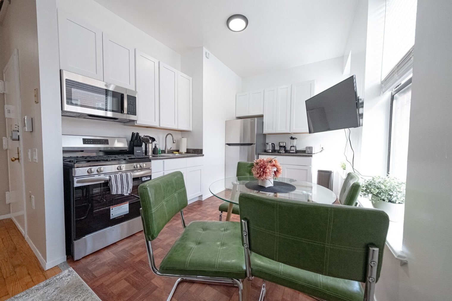 Building Photo - 240 W 112th St