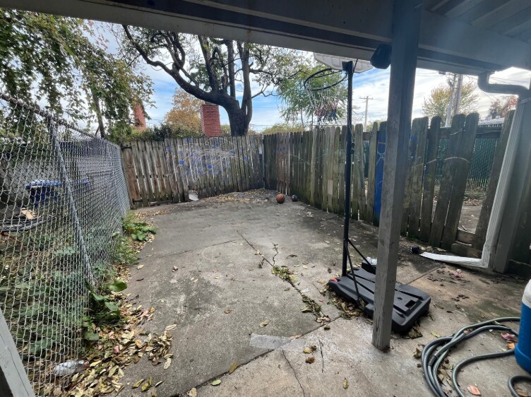 Building Photo - 345 Font Hill Ave