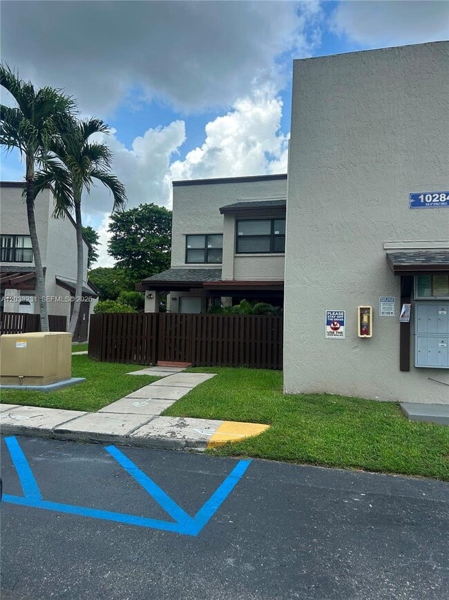 Building Photo - 10284 NW 9th Street Cir