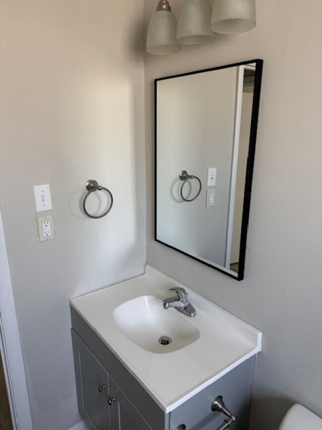 Building Photo - Completely renovated 2 bedroom in desirable North Augusta Neighborhood