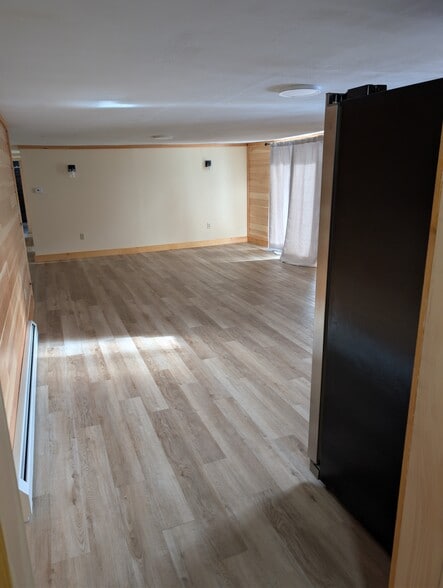 Open Kitchen / Living Room - 2213 Western Ave