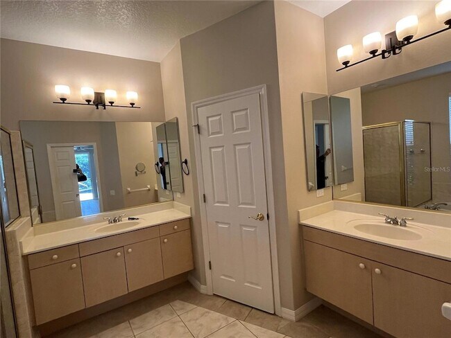 Building Photo - 7016 Treymore Ct