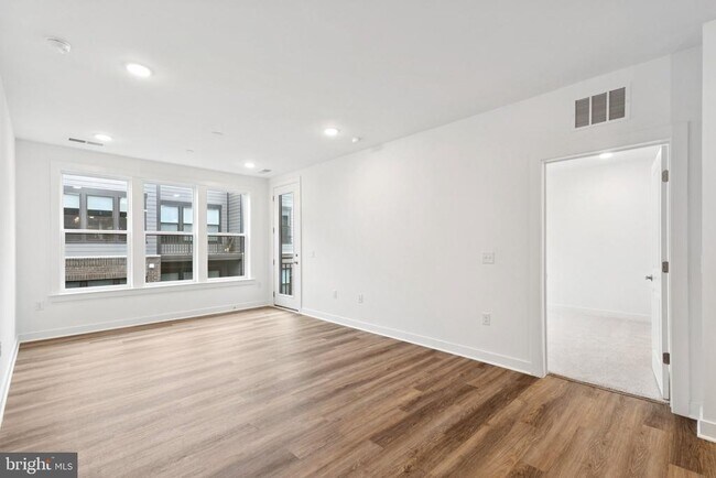 Building Photo - 21731 Dovekie Ter