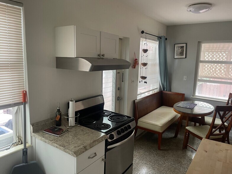 Kitchen - 1505 White St