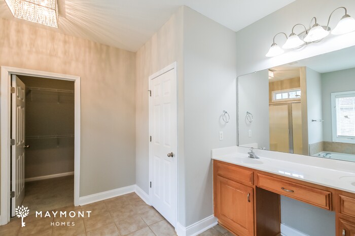 Building Photo - 341 Glouchester Dr