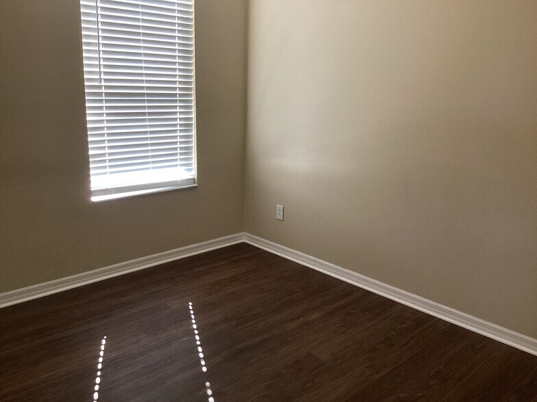 Building Photo - 1419 Hunterman Ln