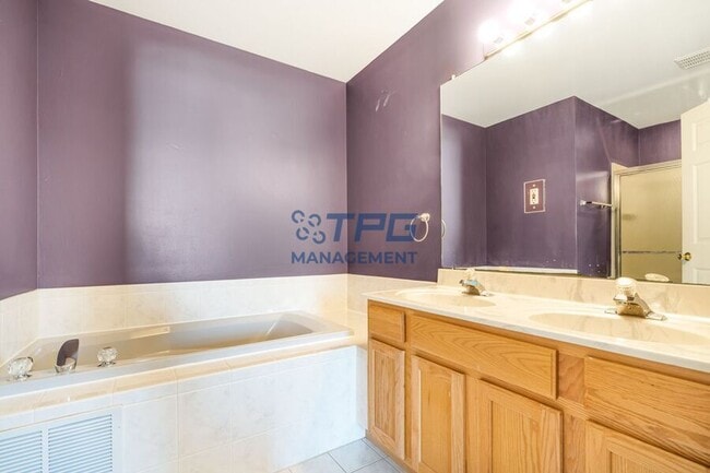 Building Photo - 14 Sand Hill Ct