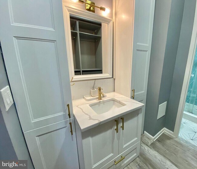 Building Photo - 3101 S Manchester St