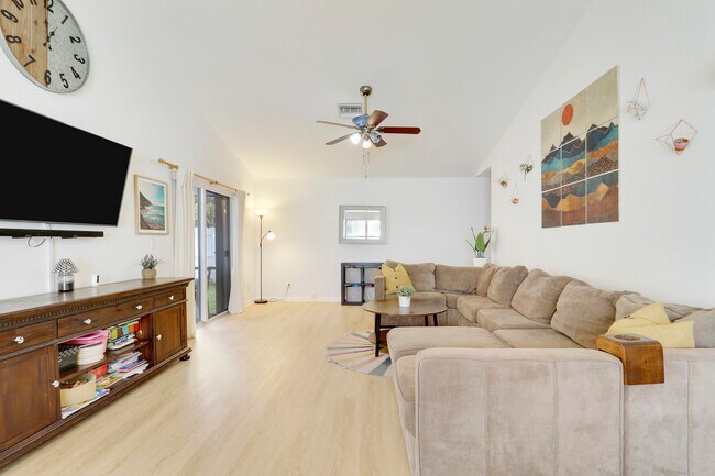 Building Photo - 144 Pennock Landing Cir