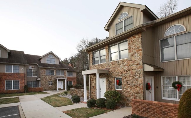 Building Photo - Harlen Court