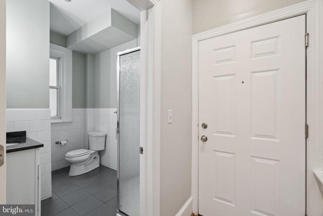 Building Photo - 1955 Locust St