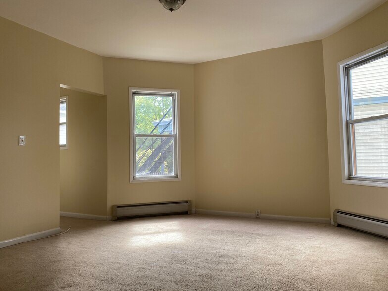 Building Photo - 105 Manning Blvd