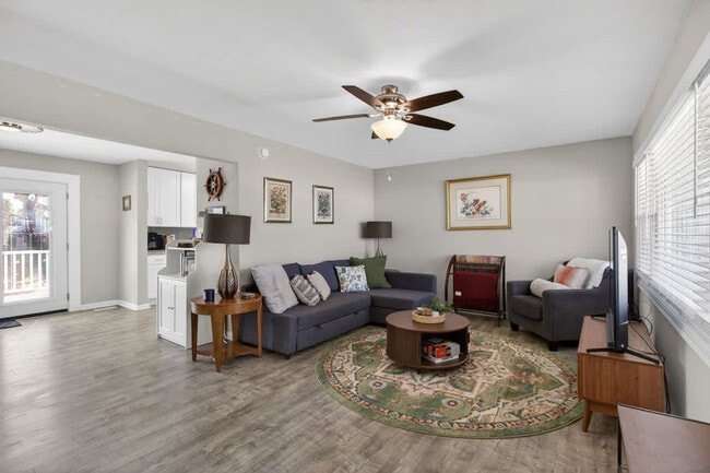 Building Photo - 1859 Branchwood St