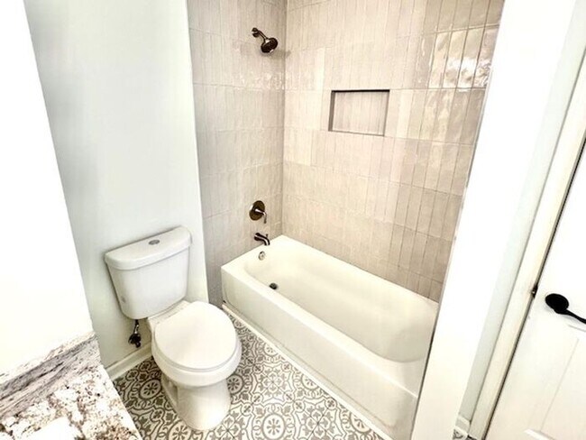 Building Photo - Spacious updated Cordova Townhome Available!