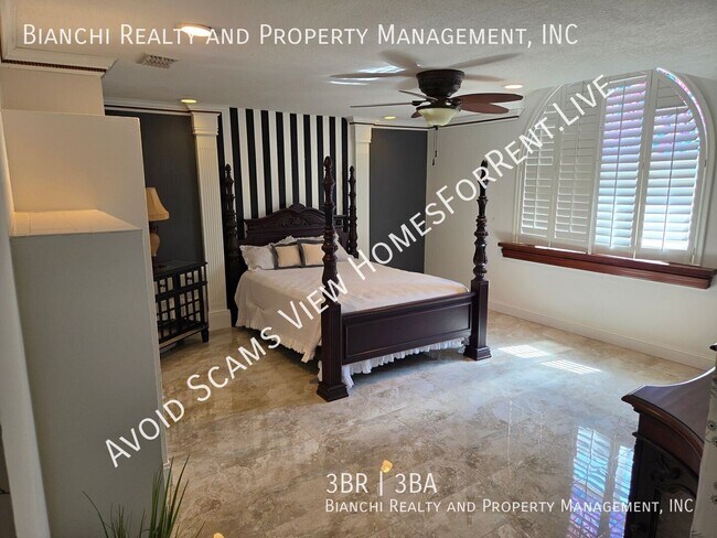Building Photo - 1132 Ridge Dr