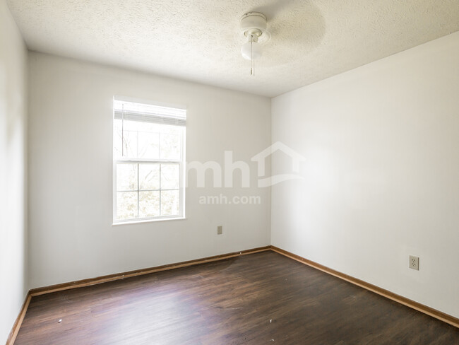 Building Photo - 1372 Stanwix Ct