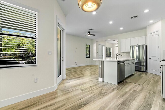 Building Photo - 115 SW 127th Terrace