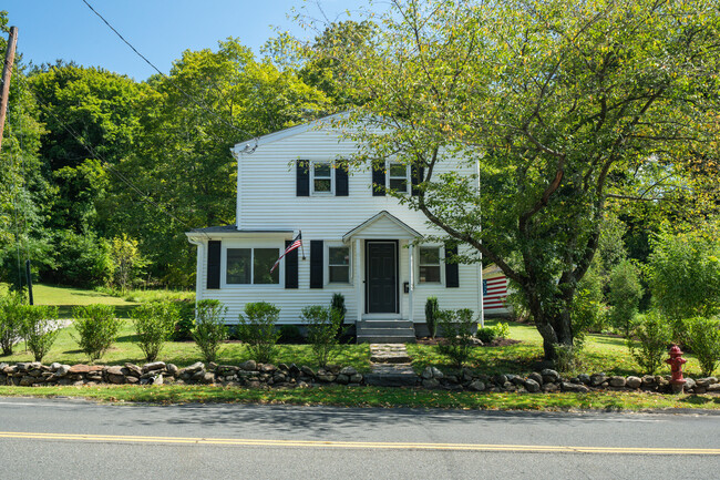 Building Photo - 26 Greenwood Ave