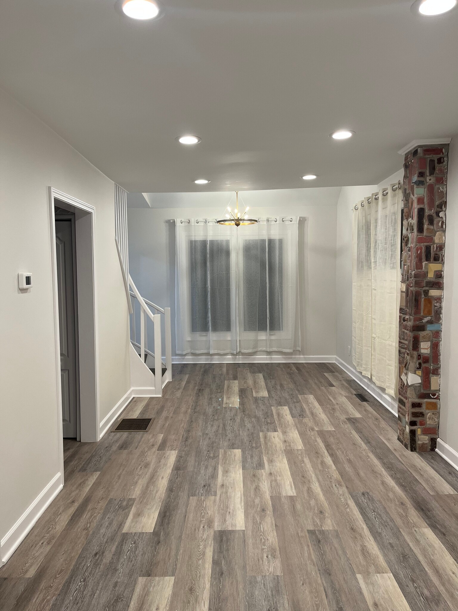 Living room - 4043 Polk St
