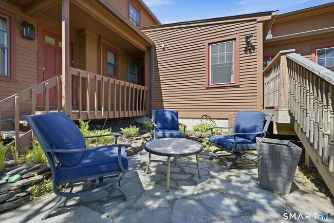 Building Photo - 883 Worthington Ridge