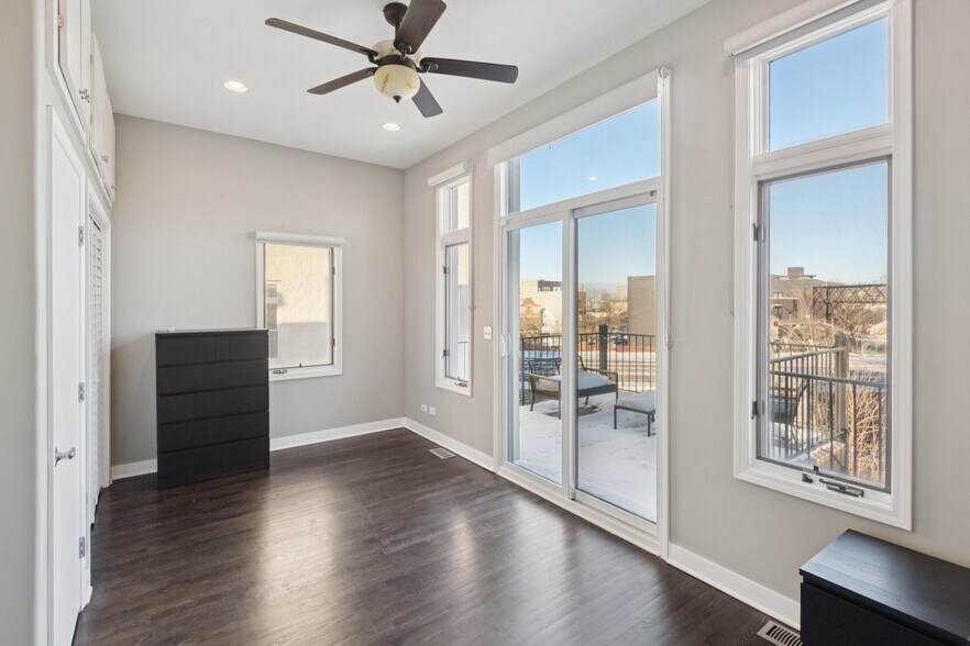 Building Photo - 937 N Willard Ct