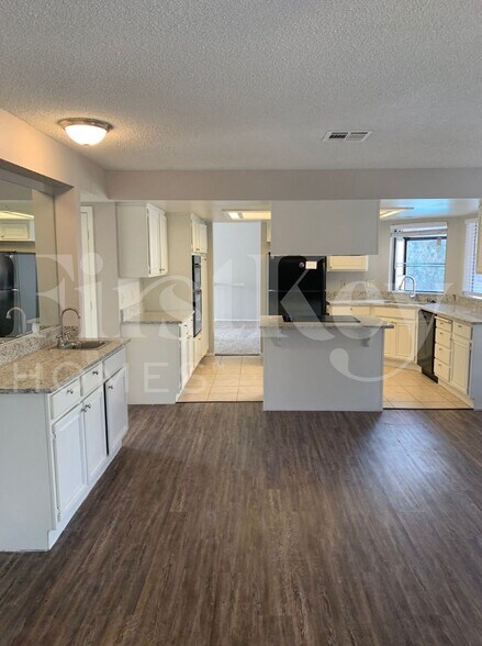 Building Photo - 7475 Babbs Ct