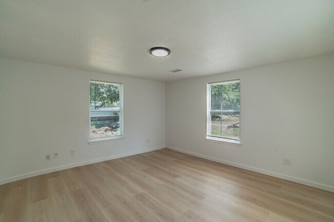 Building Photo - Stylishly Renovated 3-Bedroom Home in Arli...
