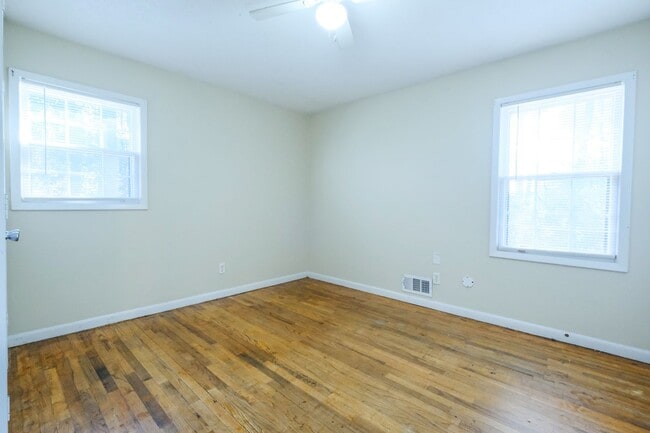 Building Photo - 135 Arrowhead Rd