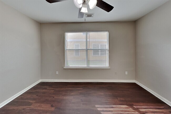 Building Photo - 6439 Lily Hollow Ct