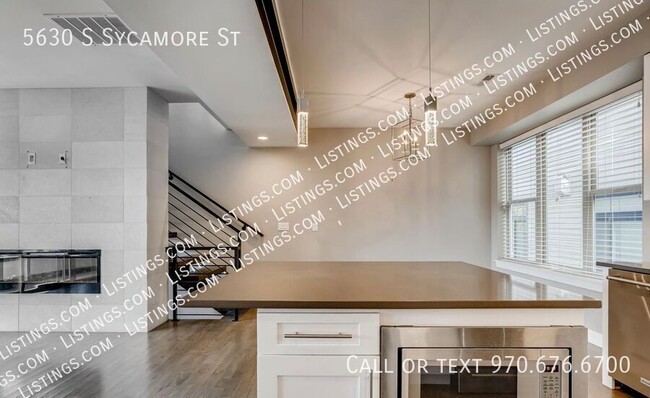 Building Photo - 5630 S Sycamore St
