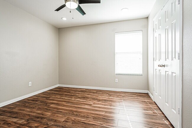 Building Photo - 16737 Woodside Dr