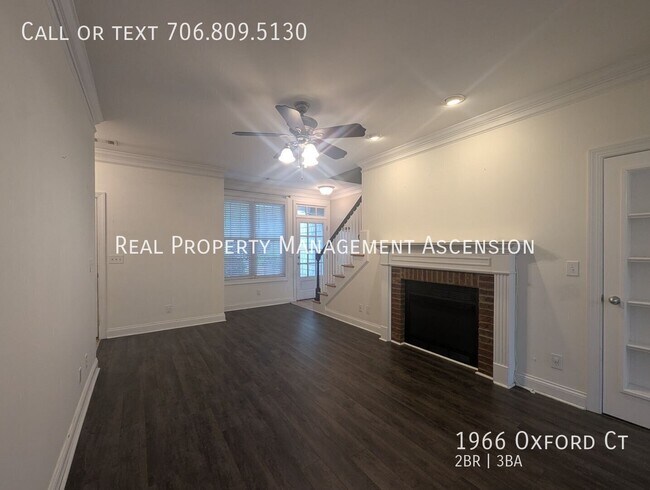 Building Photo - 1966 Oxford Ct
