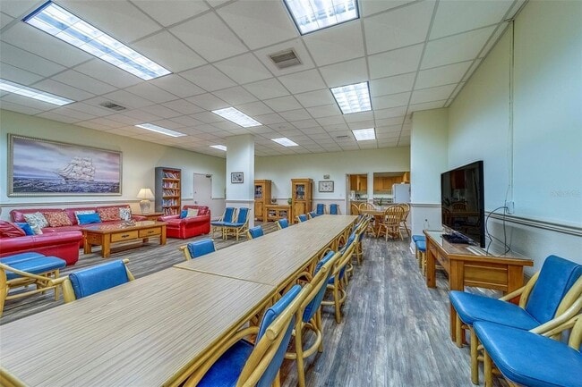 Building Photo - 400 Island Way