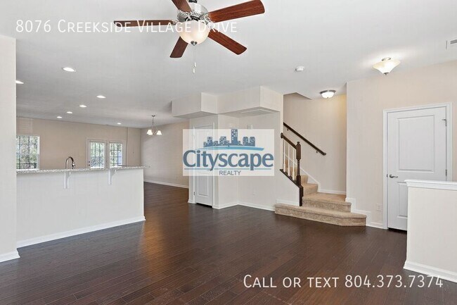 Building Photo - 8076 Creekside Village Dr